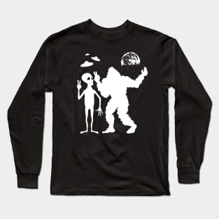 Bigfoot And Alien Take Selfies Long Sleeve T-Shirt